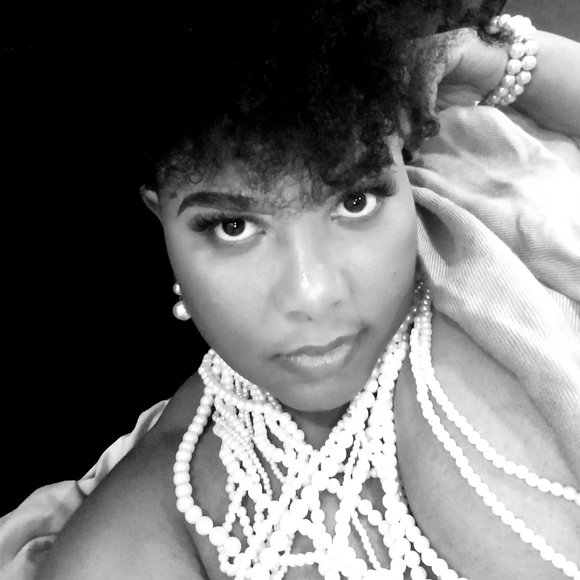 Meet your Posher, April - Picture 4 of 8